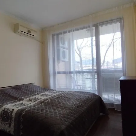 아파트 Apartment_villa Astoria 3 엘레니테